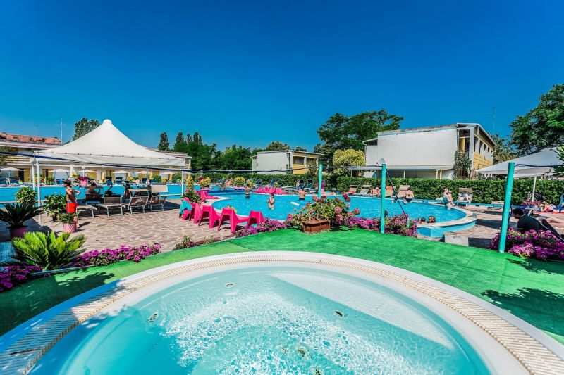 BOOK NOW YOUR SPECIAL SPRING WEEKEND