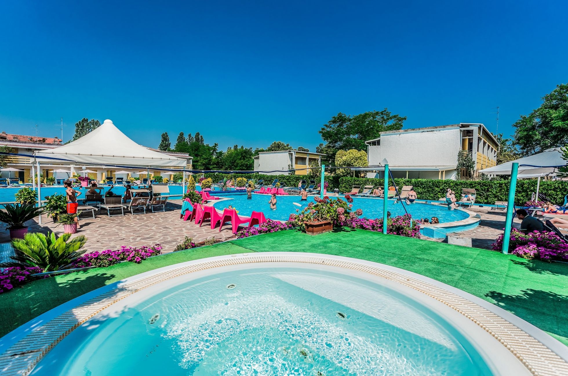 BOOK NOW YOUR SPECIAL SPRING WEEKEND